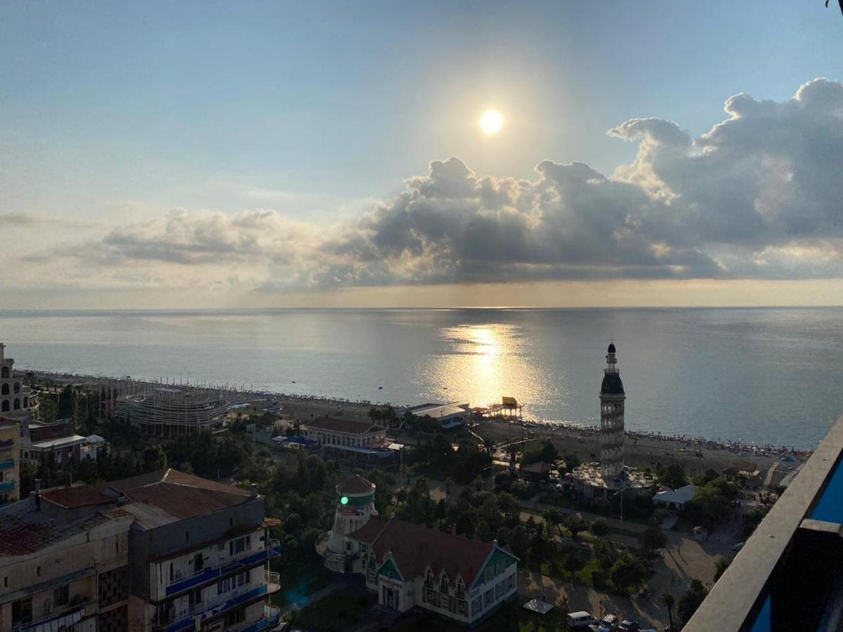 Sea View Apart-Hotel Orbi Twin Towers 1413 Batumi Kültér fotó